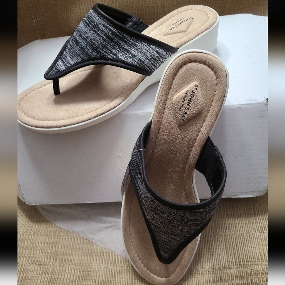 St john's bay sandals Nwot Size 7